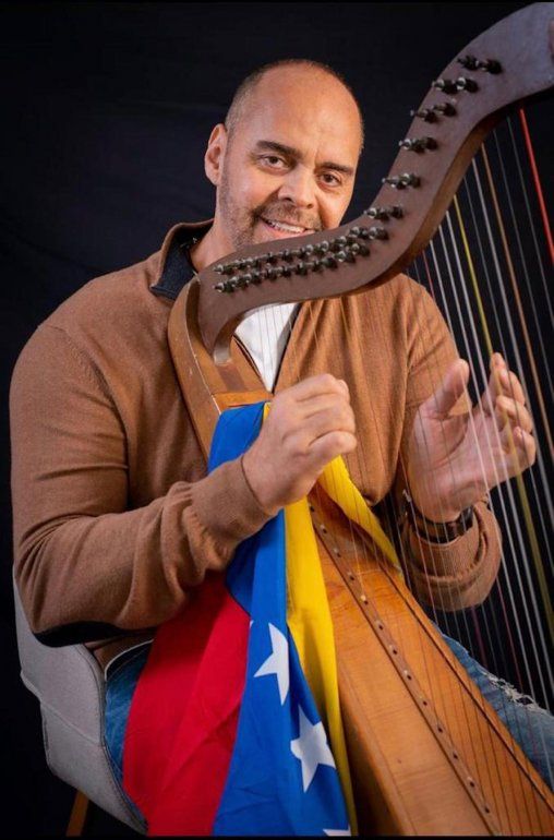 Waldemaro Martínez, la voz oficial de Telemundo, HBO y La Mega.
