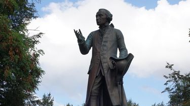Estatua de Immanuel Kant en Konigsberg