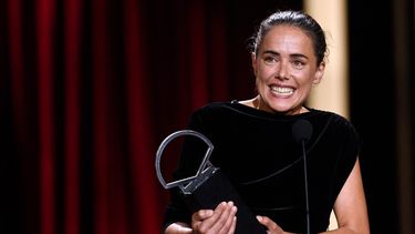 La actriz española Patricia López tras recibir la Concha de Plata del Festival de Cine de San Sebastián por su actuación en Los destellos.&nbsp;