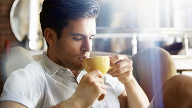 Existen personas que tienen mayor resistencia a la cafeína y no sienten los efectos.&nbsp;