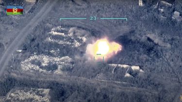 n. Fuerzas de Armenia y Azerbaiy&aacute;n segu&iacute;an combatiendo el lunes 28 de septiembre en torno a la regi&oacute;n disputada de Nagorno-Karabakh, despu&eacute;s del inicio de las hostilidades el d&iacute;a anterior. Ambas partes se acusaron mutuamente de reanudar los ataques mortales.&nbsp;