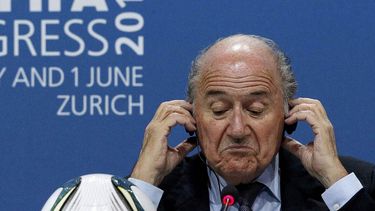 Joseph Blatter estaba al frente de una red que ocultaba manejos muy oscuros. (EFE)