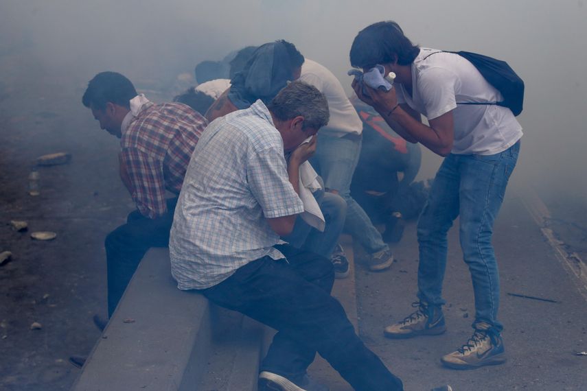 La policía venezolana reprimió este jueves &nbsp;con gases lacrimógenos&nbsp;