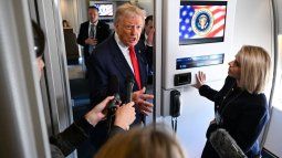 El presidente Donald Trump habla con los periodistas a bordo del Air Force One. El presidente Donald Trump habla con los periodistas a bordo del Air Force One.