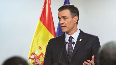 El socialista Pedro S&aacute;nchez, presidente en funciones del Gobierno espa&ntilde;ol, habla a la prensa en Madrid.
