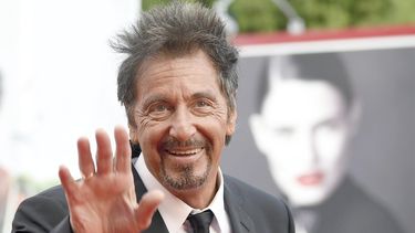 Aunque ha dedicado la mayor parte de su carrera al cine, Pacino ha participado en proyectos televisivos como la serie limitada Angels in America (2003).