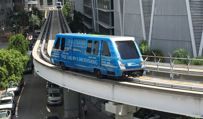 Flota de autobuses gratuitos operará a lo largo de todas la estaciones del Metromover en Miami. Foto: Jesús Hernández / DLA   