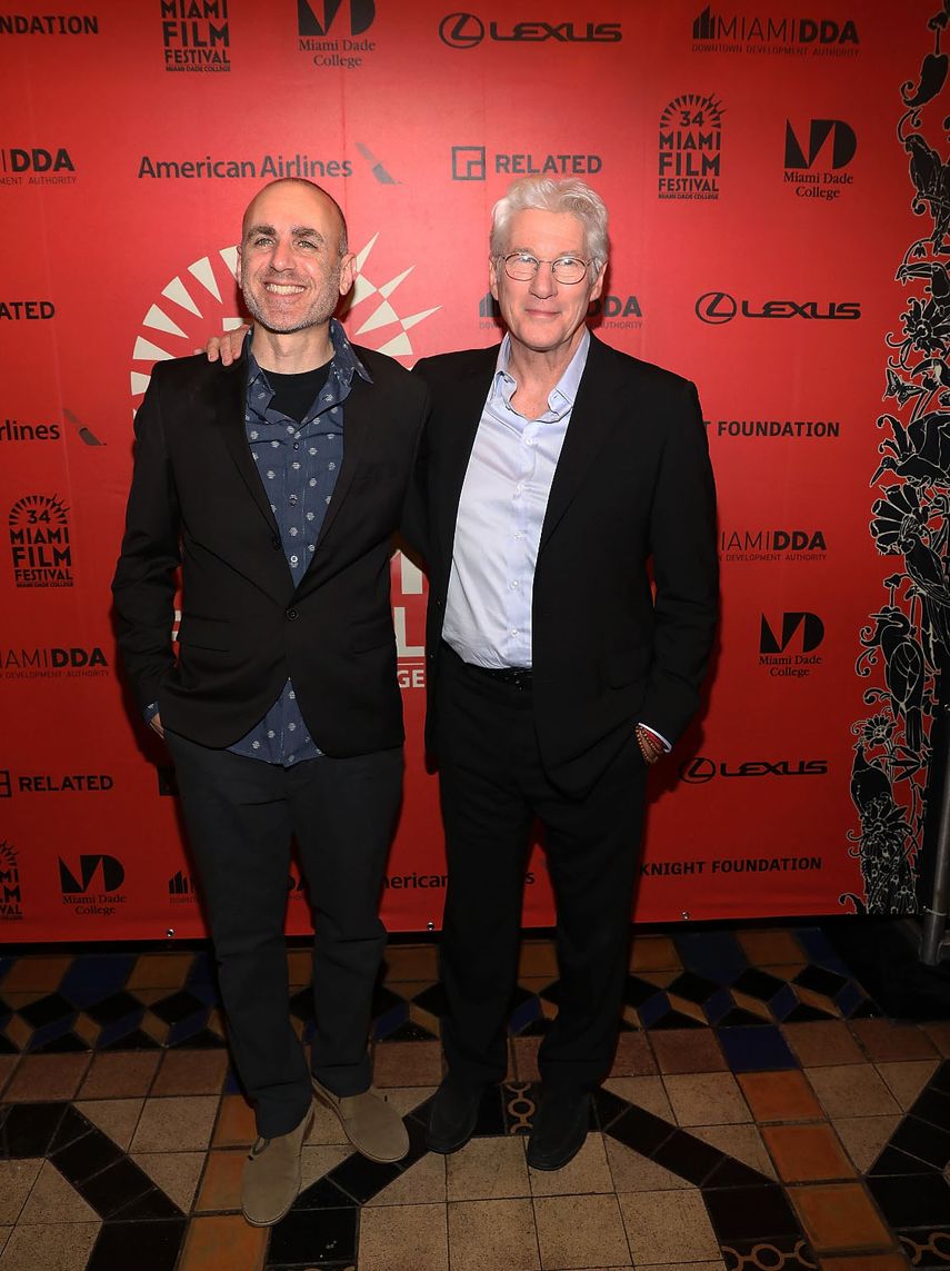 El director de la película Joseph Cedar y Richard Gere