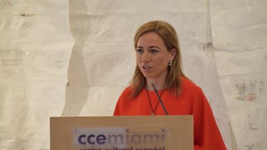 La exdiputada socialista y exministra del Gobierno de José Luis Rodríguez Zapatero habla en el Centro Cultural Español en Miami.