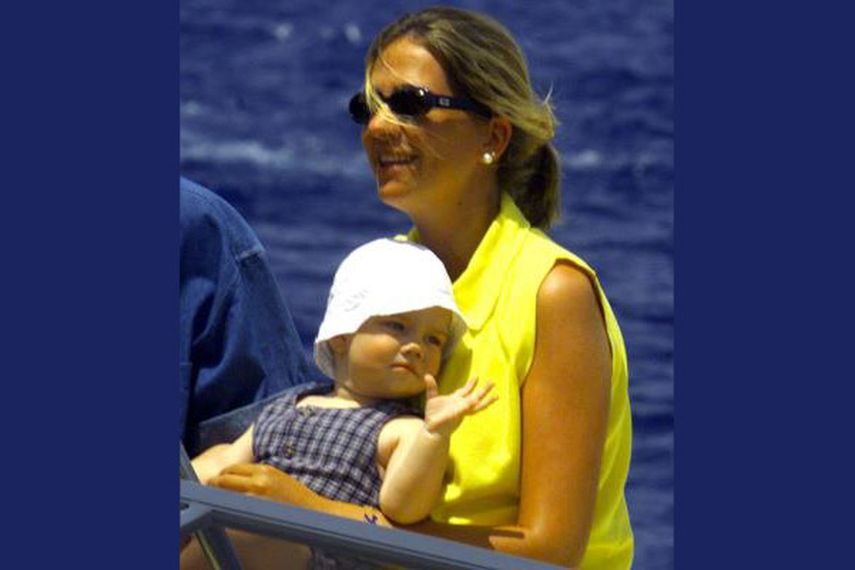 La Infanta Cristina con su hijo Juan. (ARCHIVO EFE)