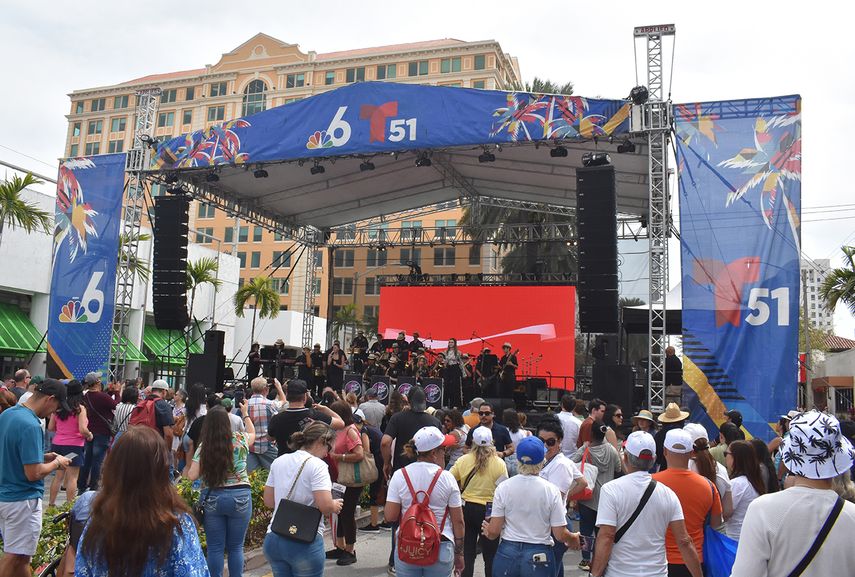 El tradicional evento de Carnaval on the Mile 2024 se lleva a cabo en Coral Gables el 2 y 3 de marzo para ofrecer diversas actividades culturales y recreativas a la comunidad de Miami.
