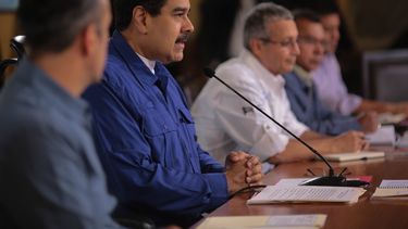 Maduro ofreció esto a la oposición para que no tenga excusas para salir  corriendo y huir al camino de la abstención, de la violencia.