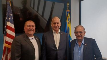 La organización Independent Venezuelan American Citizens (IVAC), que preside Ernesto Ackerman,&nbsp; se reunió con el congresista Mario Díaz-Balart, el congresista Carlos Giménez y el equipo del Senador Rick Scott