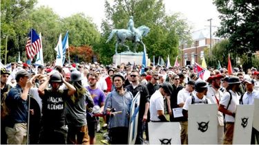 Supremacistas blancos en Virginia.