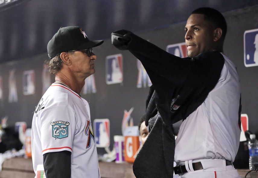 El dominicano se quedó en el dugout de los Marlins ante la sorpresa de todos.