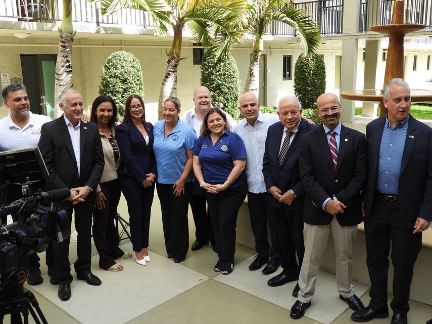 Políticos conservadores del sur de Florida en Hialeah.