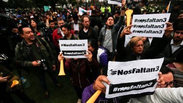 Amigos y familiares piden la liberación de los periodistas.&nbsp;