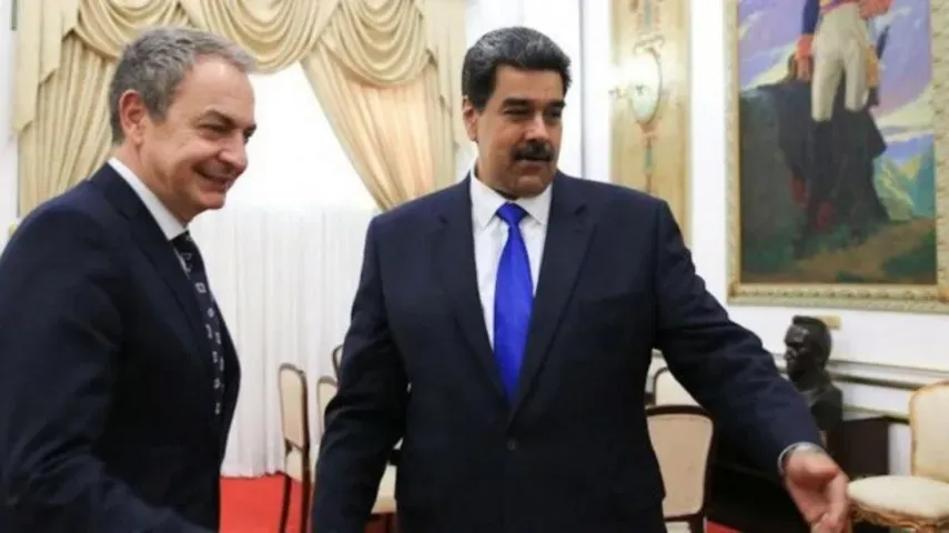 José Luis Rodríguez Zapatero, socialista español, y Nicolás Maduro en Venezuela.