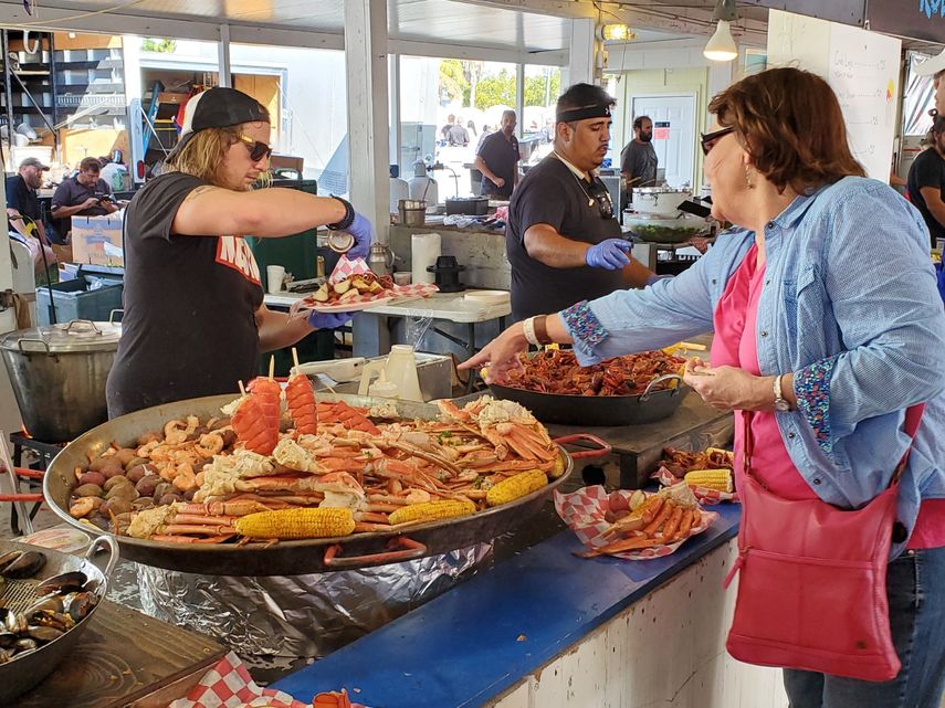 El Everglades Seafood Festival atrae cada a&ntilde;o a miles de turistas y residentes de la florida.