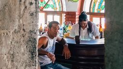 Un bar en La Habana.
