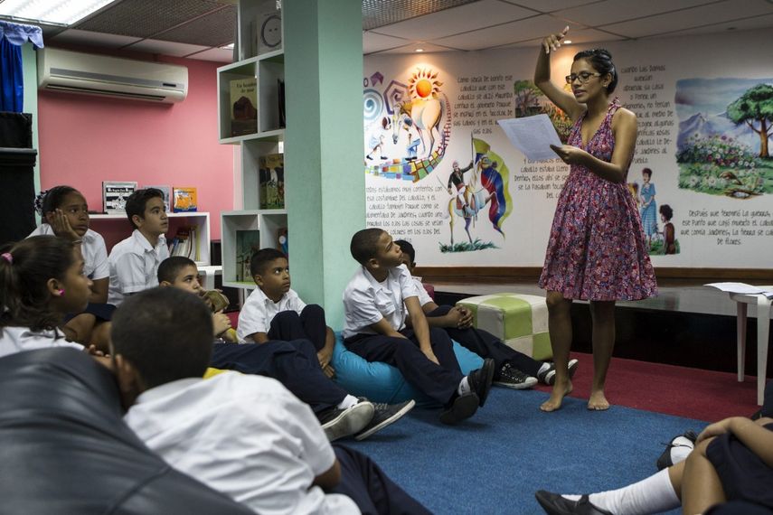Cuba abre hoy el curso escolar 2014-2015 con casi dos millones de estudiantes en 10.366 escuelas y cerca de 172.000 maestros. (Foto: EFE)