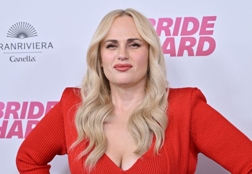 La actriz y comediante australiana Rebel Wilson asiste al estreno de Bride Hard en el Teatro del Sindicato de Directores de Estados Unidos (DGA) en Los Ángeles el 18 de junio de 2025.