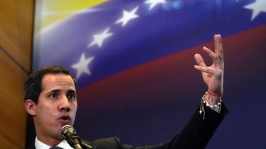 El líder opositor Juan Guaidó explica los ingresos y gastos de su autoproclamado gobierno paralelo en Caracas, Venezuela, el 16 de septiembre de 2022