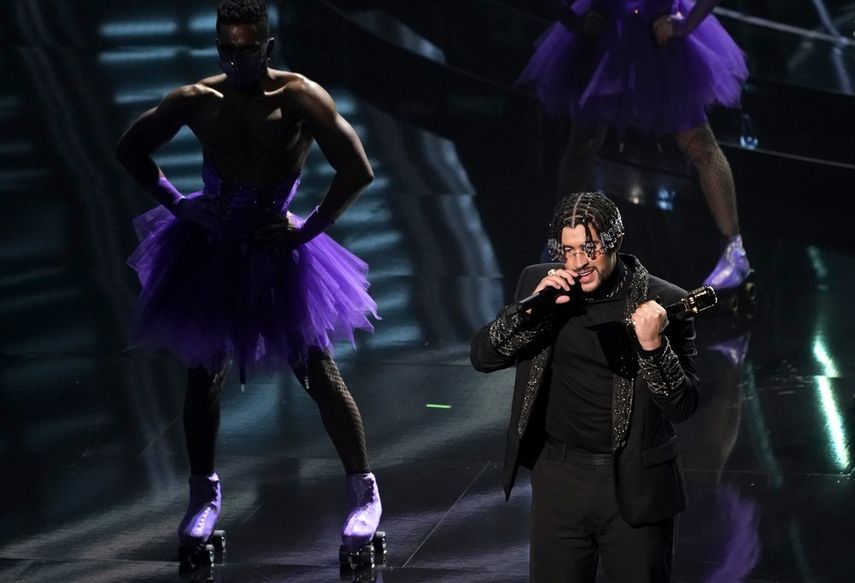 Bad Bunny recibe el Premio Billboard al mejor artista latino el miércoles 14 de octubre de 2020 en el Teatro Dolby en Los Angeles.&nbsp;