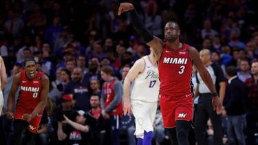 Wade superó&nbsp;a Larry Bird en el décimo lugar histórico de los anotadores en los playoffs de la NBA.