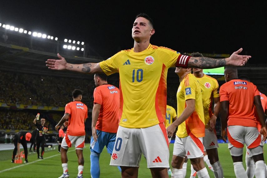 El mediocampista colombiano James Rodríguez celebra el primer gol de su equipo durante el partido de las eliminatorias sudamericanas al Mundial de la FIFA 2026 entre Colombia y Bolivia&nbsp;