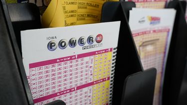 Boleto de la lotería Powerball, disponible en 44 estados del país, el Distrito de Columbia, Puerto Rico y las Islas Vírgenes