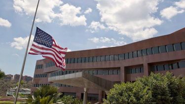 Barazarte y su compañero se desempeñan como empleados de seguridad de la  embajada y fueron atacados por un grupo de hombres cerca de la sede  diplomática.