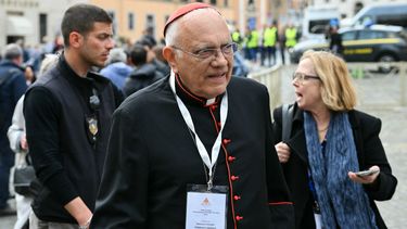 El cardenal Baltazar Enrique Porras Cardozo, de Venezuela, llega a la quinta reunión de la congregación en el Vaticano, el 28 de abril de 2025. El cardenal Baltazar Enrique Porras Cardozo, de Venezuela, llega a la quinta reunión de la congregación en el Vaticano, el 28 de abril de 2025.