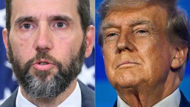 El fiscal especial Jack Smith y el expresidente Donald Trump.