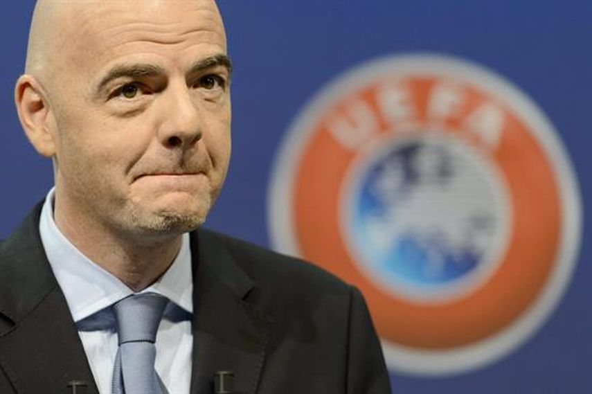 Si finalmente Platini puede presentarse a la presidencia de la FIFA, Infantino anularía su candidatura. (EFE)