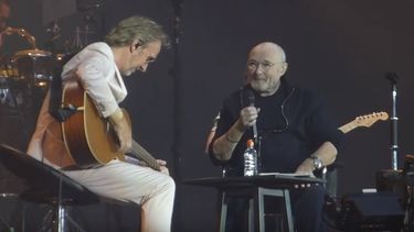 Rutherford apareció por sorpresa en el concierto de Phil Collins este fin de semana en Berlín para interpretar con su viejo colega el tema de 1978 Follow you follow me.