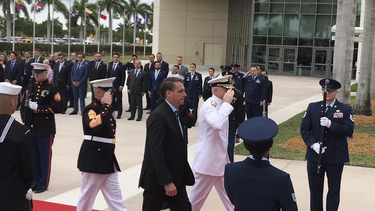 El presidente Jair Bolsonaro y el jefe del Comando Sur, almirante Craig Faller. 