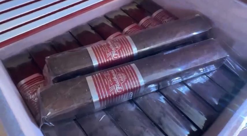 Muestra de una de las marcas que se venden en el negocio.