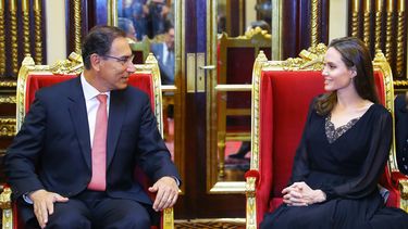 Tras una reunión con el presidente peruano Martín Vizcarra en el Palacio de Gobierno, Jolie relató parte de la experiencia que conoció al escuchar las historias de decenas de migrantes venezolanos que viven en albergues en Lima y el norte de Perú.