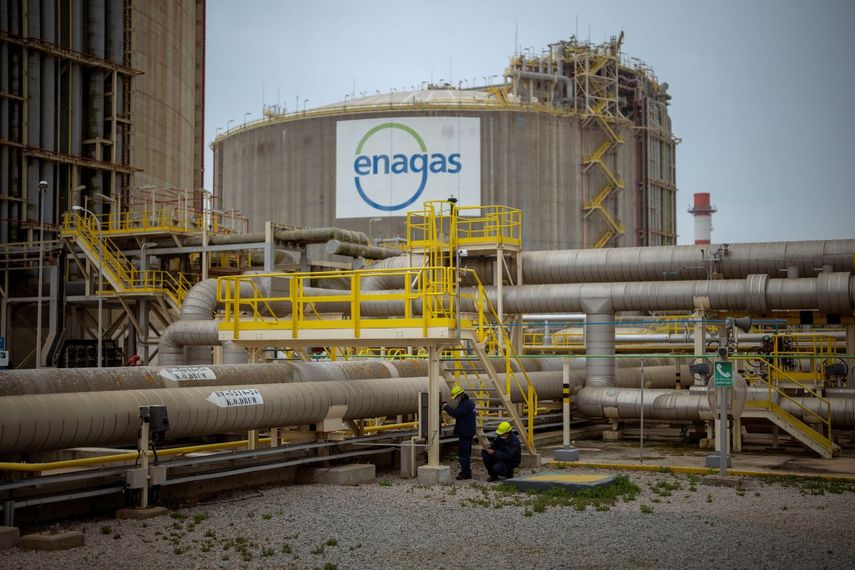 Una la planta de regasificación de Enagss, la planta de GNL más grande de Europa, en Barcelona, España, el martes 29 de marzo de 2022.&nbsp;