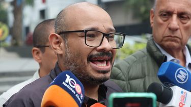 Carlos Julio Rojas, periodista y preso político excarcelado, espera aún por la amnistía