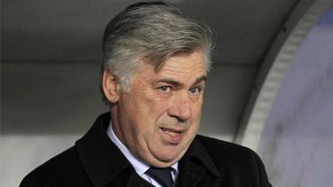 Ancelotti sólo piensa en su once titular de mañana, sin preocupaciones. (EFE)