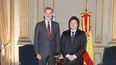 El Rey Felipe VI junto al presidente electo de Argentina, Javier Milei.