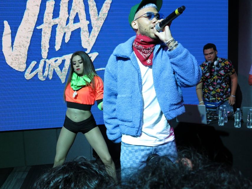En esta fotografía de archivo del 21 de agosto de 2019 el cantante puertorriqueño Jhay Cortez durante un concierto privado en la Ciudad de México.&nbsp;