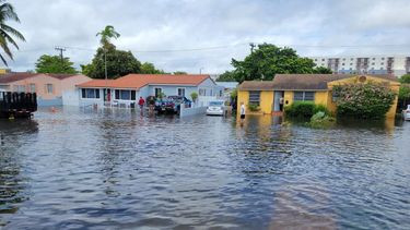 Inundacion en vecindario de Miami.&nbsp;