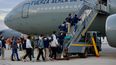 El Servicio Nacional de Migraciones (SERMIG), informó que un vuelo chárter despegó hoy viernes 19 de abril, con extranjeros deportados con destino a Bolivia, Ecuador y Colombia.