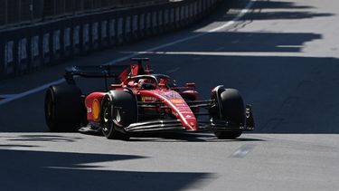 EL Ferrari de Charles Leclerc antes de abandonar el GP de Azerbaiyán y así terminar otro circuito sin puntos