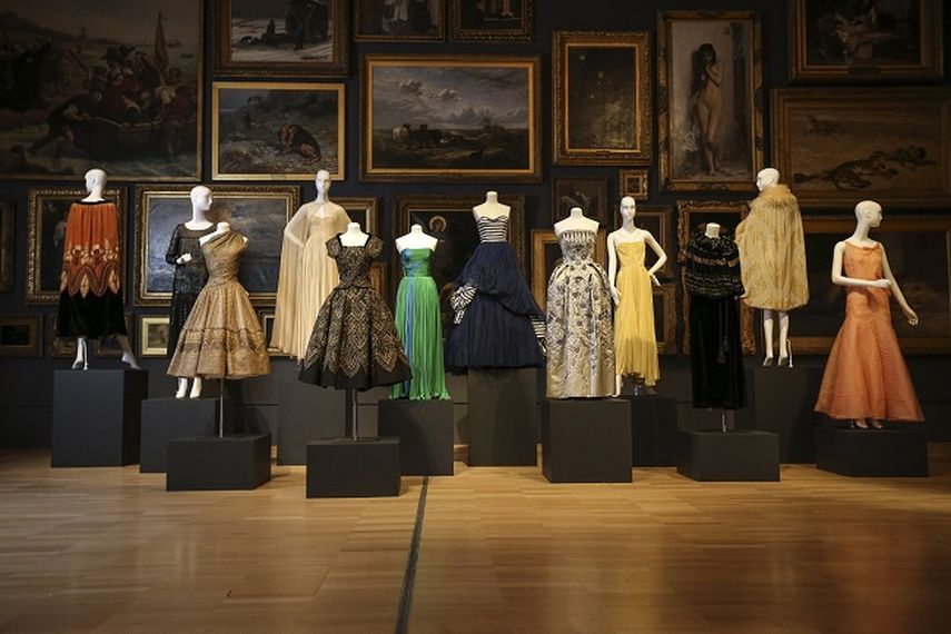 La Galería Nacional de Victoria, en Australia, anunció la adquisición de una de las colecciones históricas de moda más codiciadas del mundo, que incluye trabajos de Christian Dior y Coco Chanel (EFE).