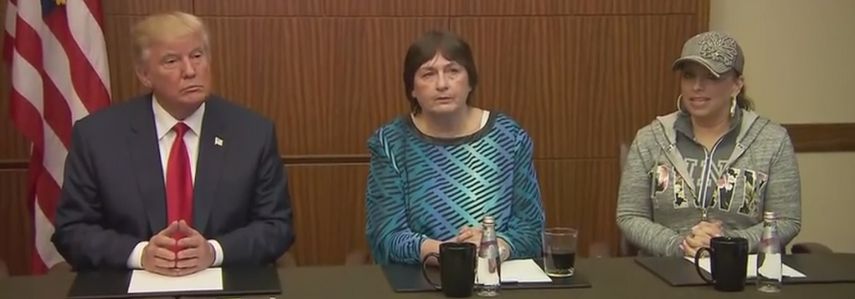 El polémico magnate busca así dar un golpe de efecto antes de un debate al que llega tocado por la divulgación de un video de 2005&nbsp;