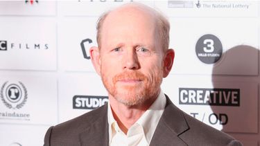 La propiedad también tiene una casa de huéspedes de 232 metros cuadrados (2.500 pies cuadrados), un establo deportivo con cancha de tenis y un verdadero establo para caballos. (Foto AP)